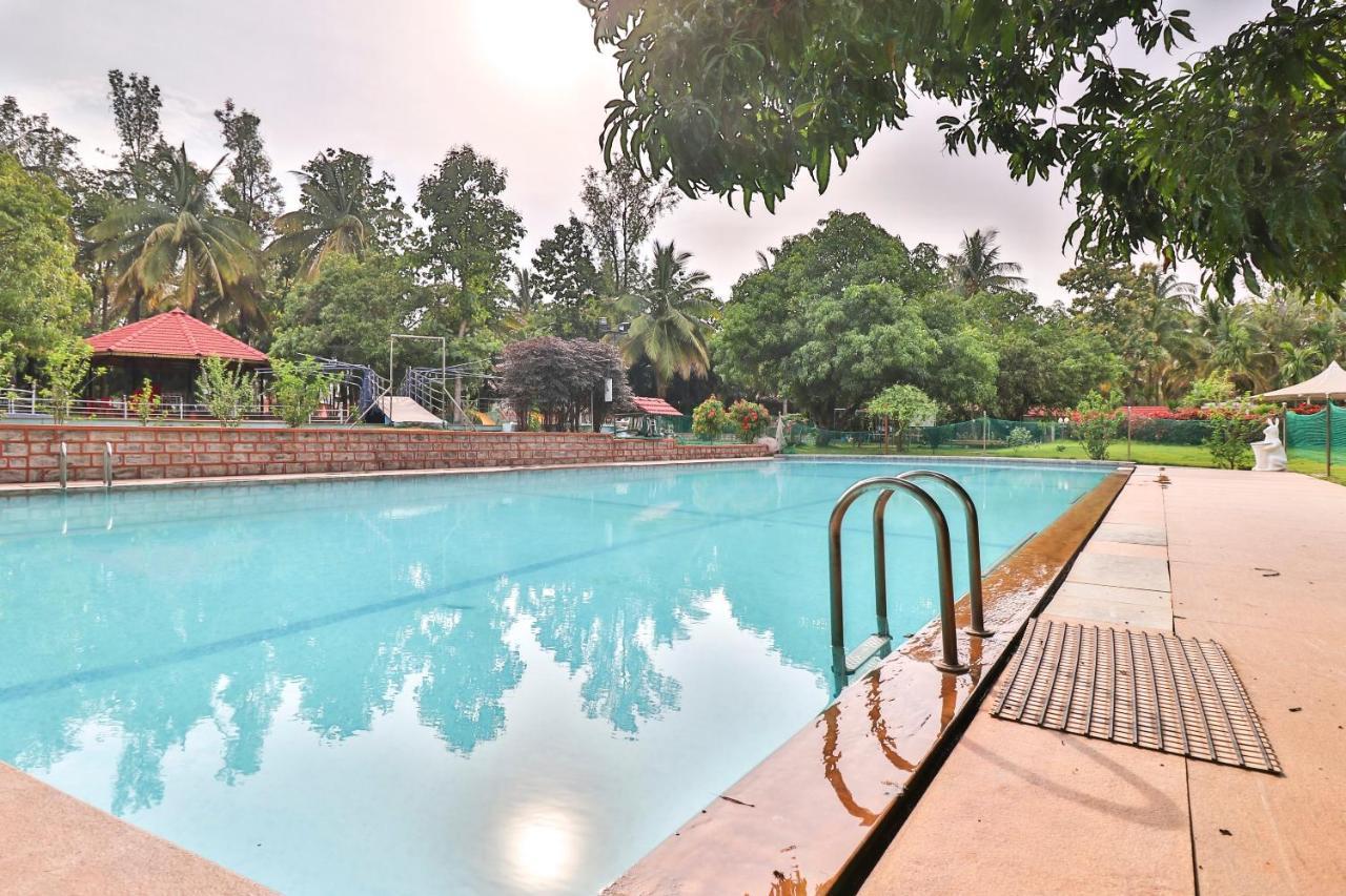 Palette - Holiday Palms Otel Bangalore Dış mekan fotoğraf
